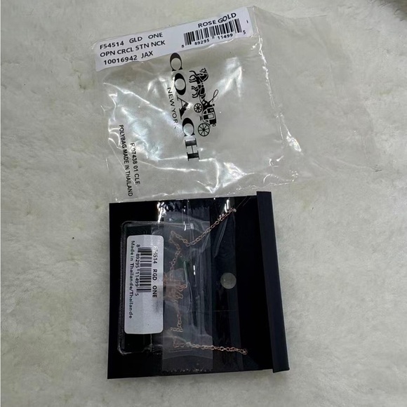 Coach necklace - Picture 3 of 6